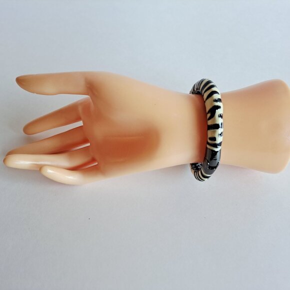 NEW Angelique De Paris Zebra Black and White Enamel Bangle Cuff Bracelet - Picture 10 of 15